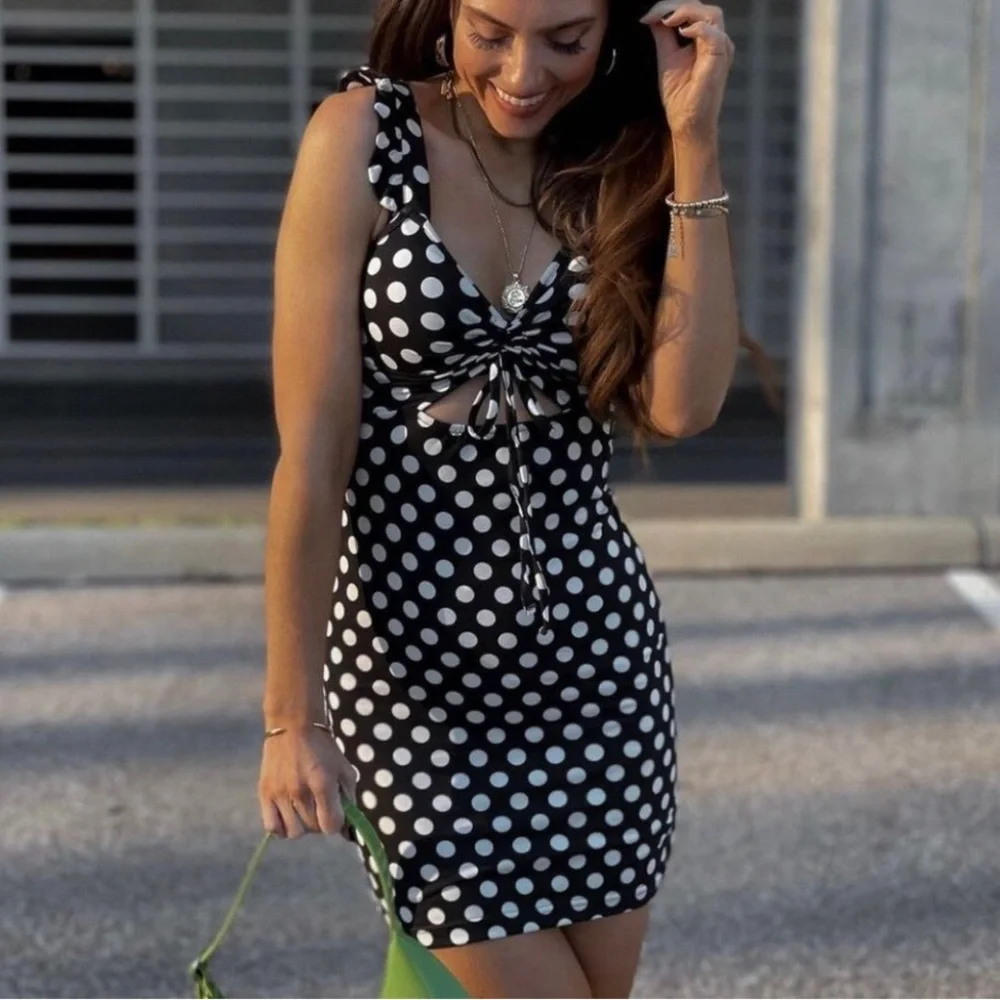 NWT! Vero Modo Black & White Polka Dot Dress - Multiple Sizes - Picture 1 of 4